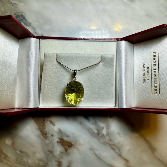 Oval shaped Modern Cut Yellow Quartz Necklace - Picture 2 of 10